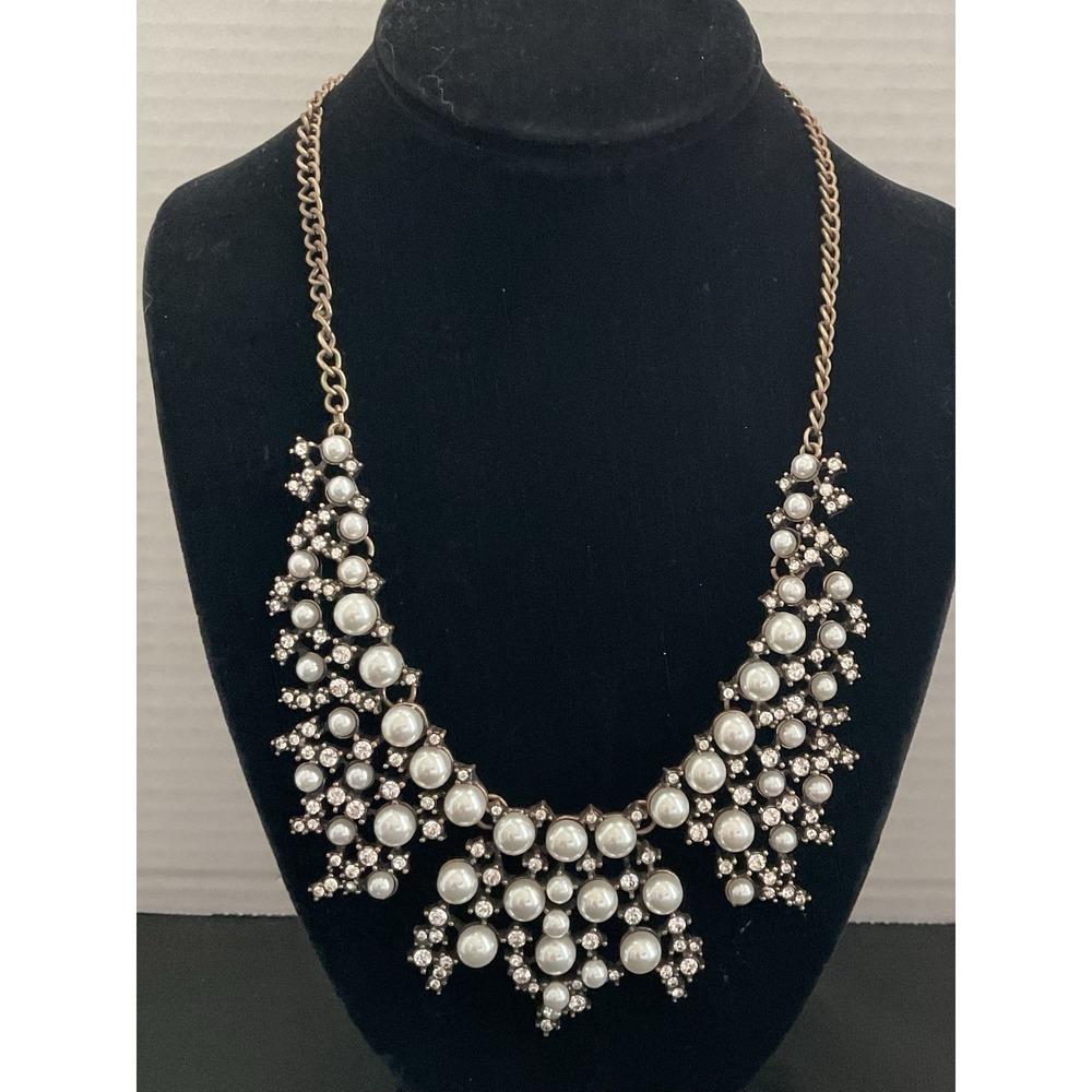 LOFT brand statement bib necklace Faux Pearl & Clear Rhinestone Estate Jewelry - Picture 6 of 6